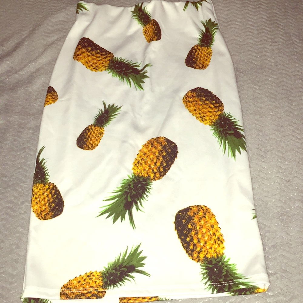 Pineapple Print Form Fit Skirt